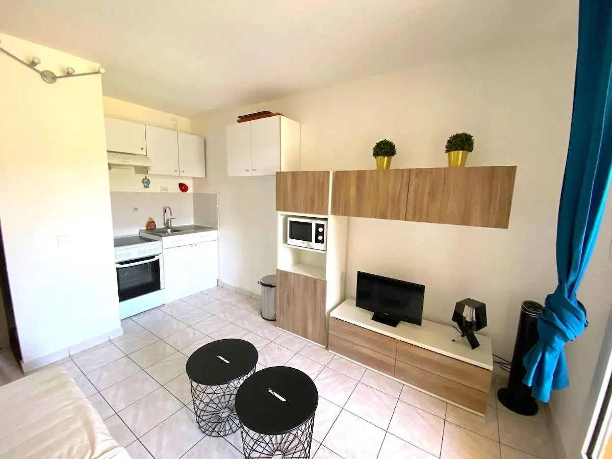 Studio - Gare - Centre Ville Sanary-sur-Mer Apartment